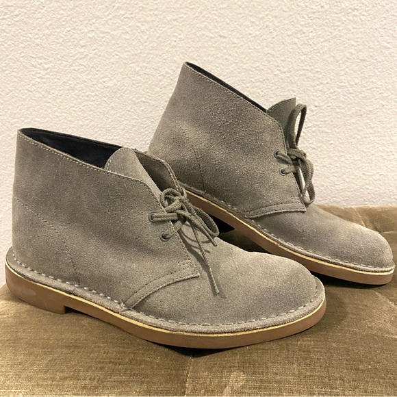 Clarks Other - Clark Boots Mens 7M Women 9 Grey Suede Chukka Rubber Sole